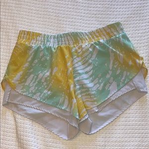 Fabletics Shorts - Medium